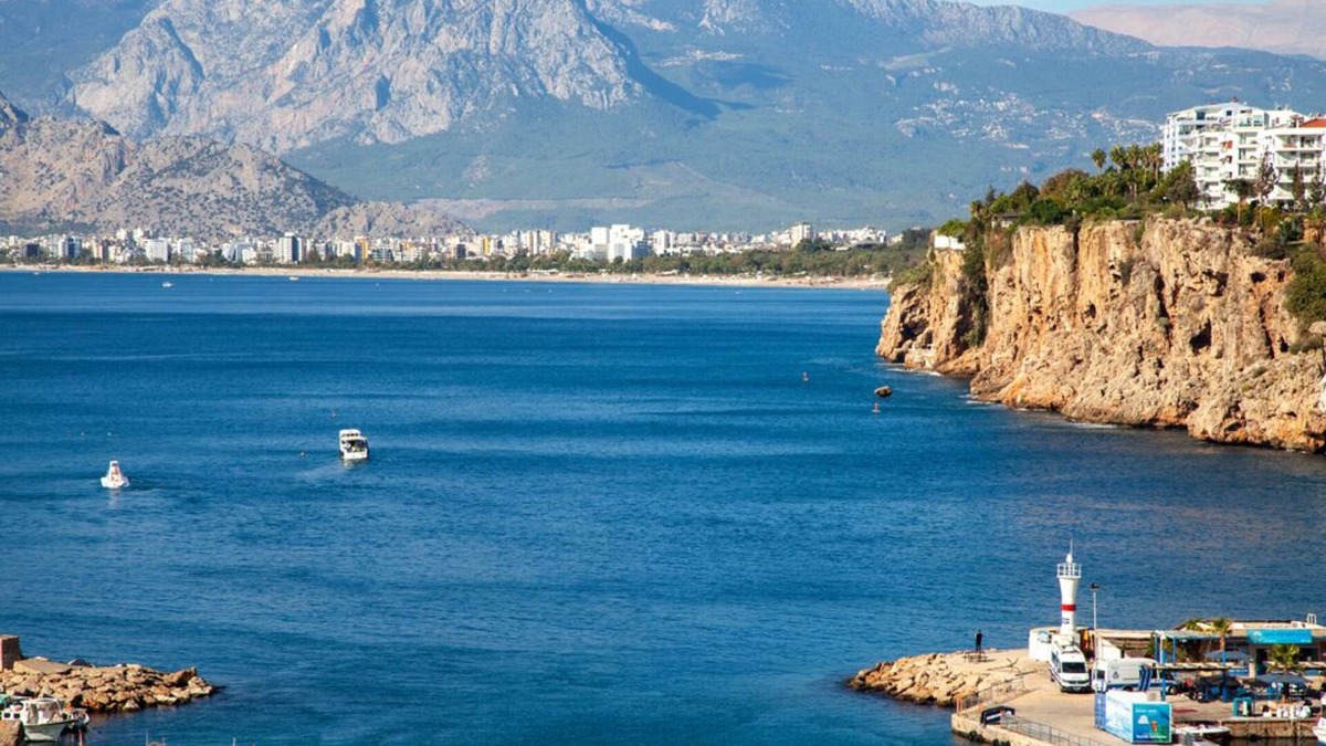 Kaleici Apartment | Nazende Beautiful Sea View Flat in Lovely Old Town