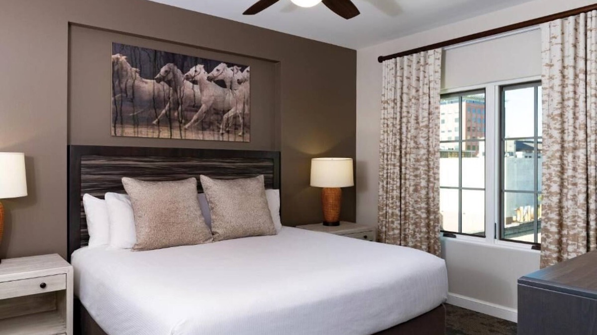 Downtown San Antonio Resort | NCAA Final Four: 1 Bedroom Deluxe at Club Wyndham La Cascada