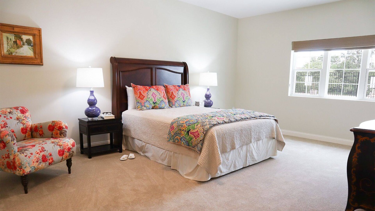 Castleton Apartment | NCAA Football, 1BR/1BA-Apt w/Kitchnt, Rm Svc Avail