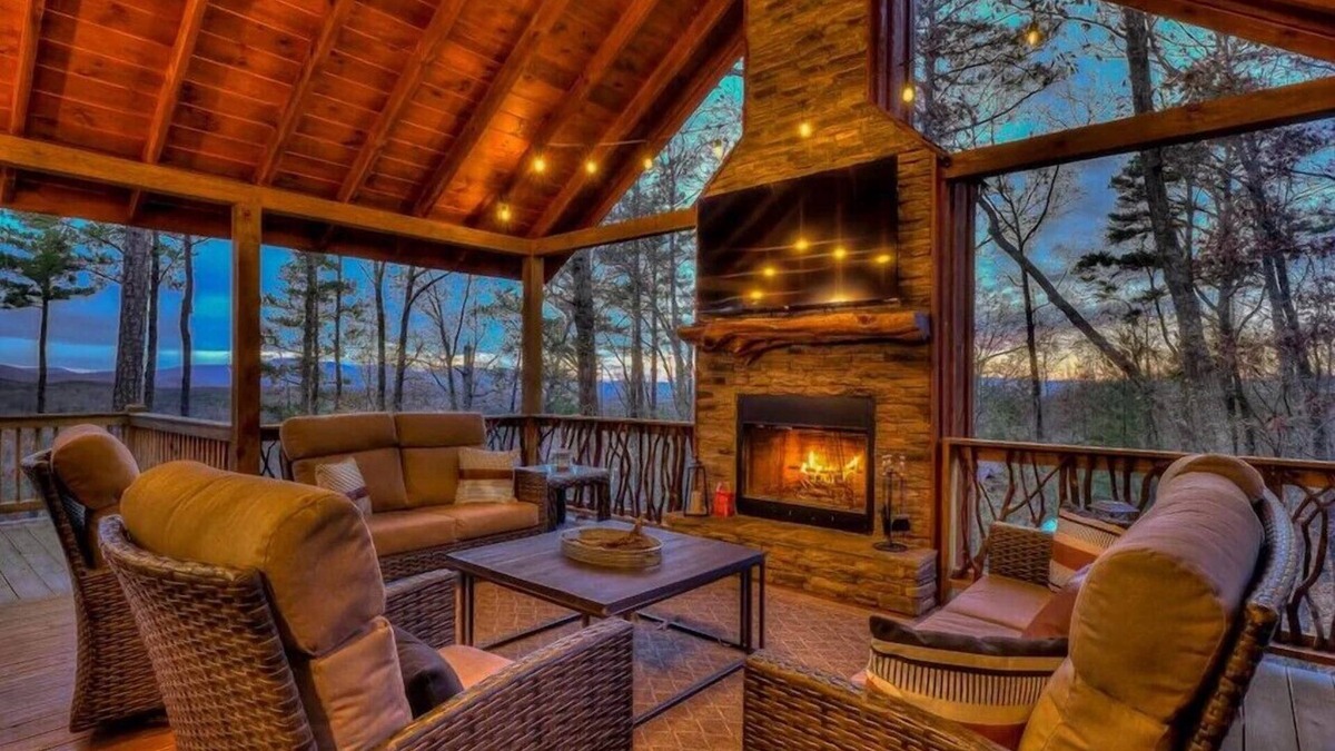Morganton Cabin | nCabin in the Blue Ridge Mountains; Hot Tub & Mountain views