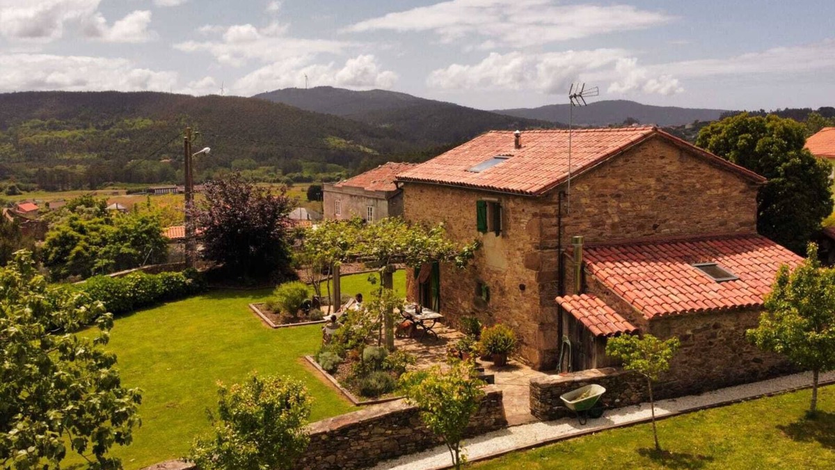 Ponteceso House | nCasa do demo Historic stone house