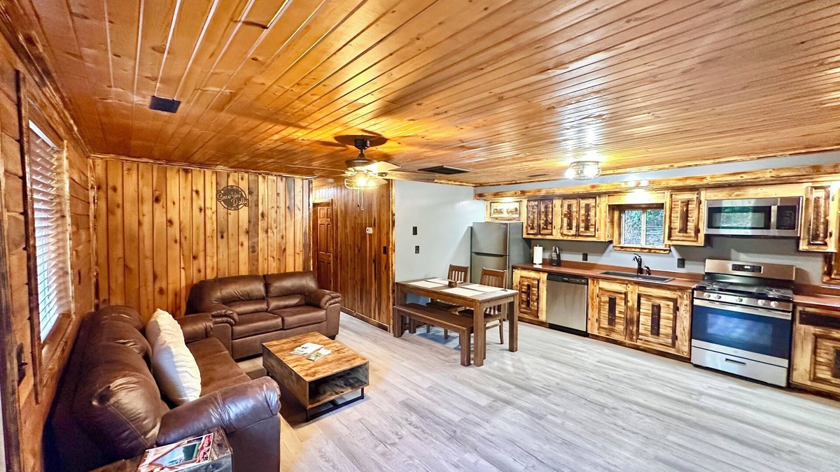 Cabins Cabin | nCozy 2-bedroom, river access, near Smoke Hole, Seneca Rocks & Dolly Sods