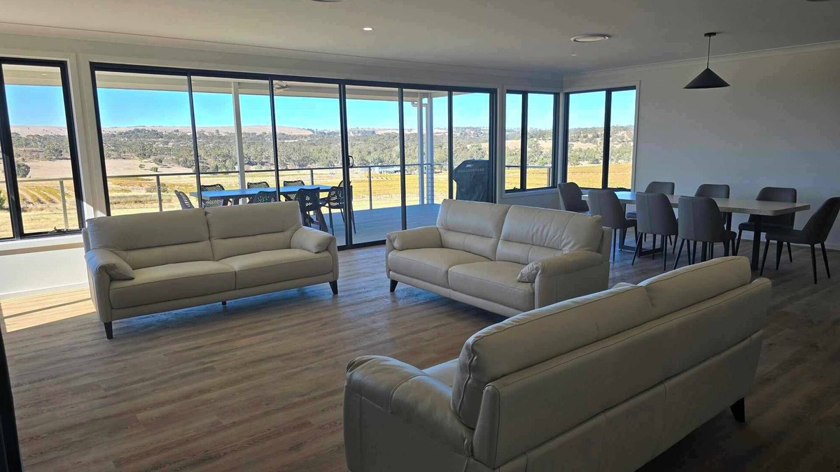 Emu Flat Villa | Neagles Retreat Villa 7 - 1 bedroom plus a sofa bed
