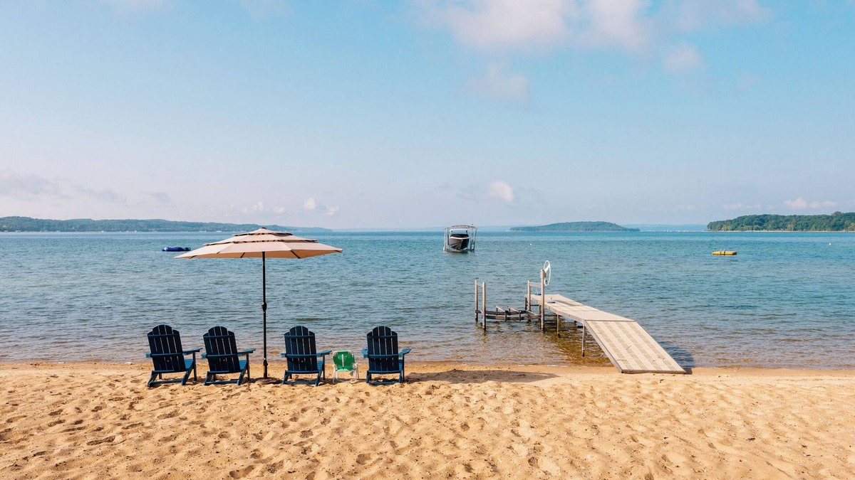 Traverse City Cottage | Neahtawanta Nirvana on West Bay's Bowers Harbor.