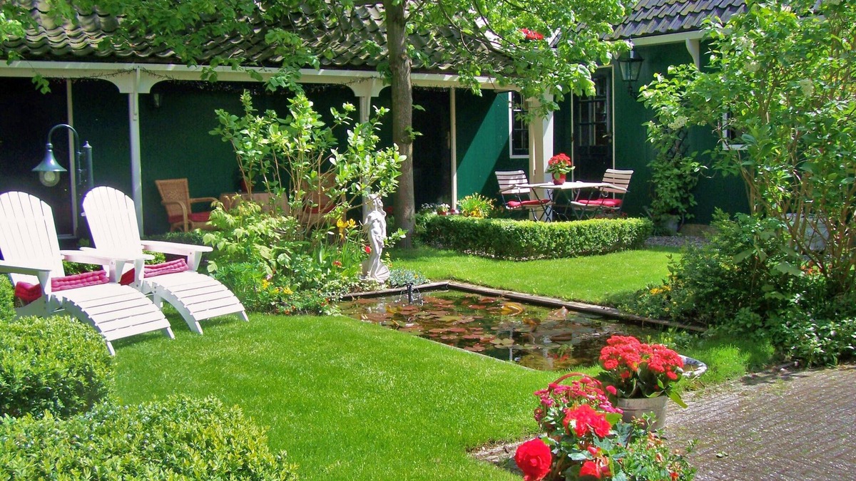 Koog aan de Zaan Apartment | Near Amsterdam, luxury guesthouse with kitchen, Jacuzzi and private Finnish sauna
