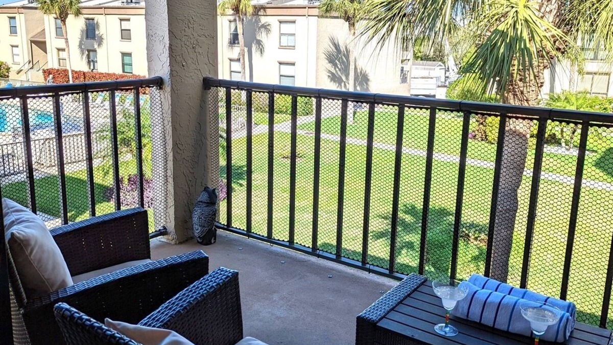 Seminole Condo | Near Beach! Floridays at Sea Club #18-Garden view, great amenities