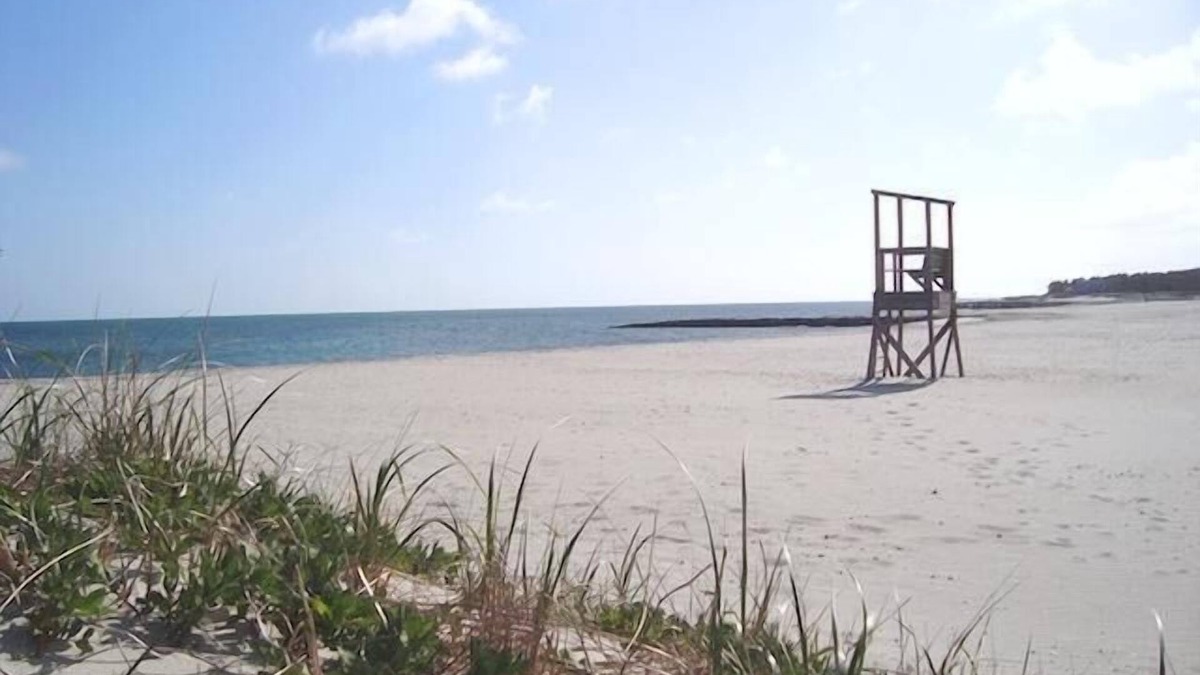 Harwich Port Cottage | Near Beach-Studio cottage with Central Air- WIFI