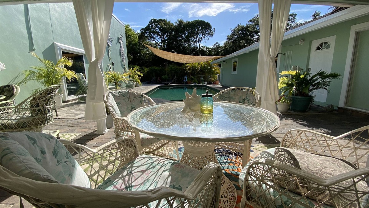 Seminole RV Rental | Near Beaches, RV Campsite, Pool Adult
