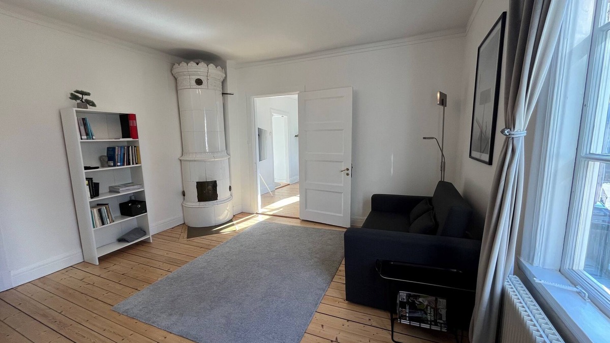 Vastra Frolunda Apartment | Near both the sea and the city - with free parking