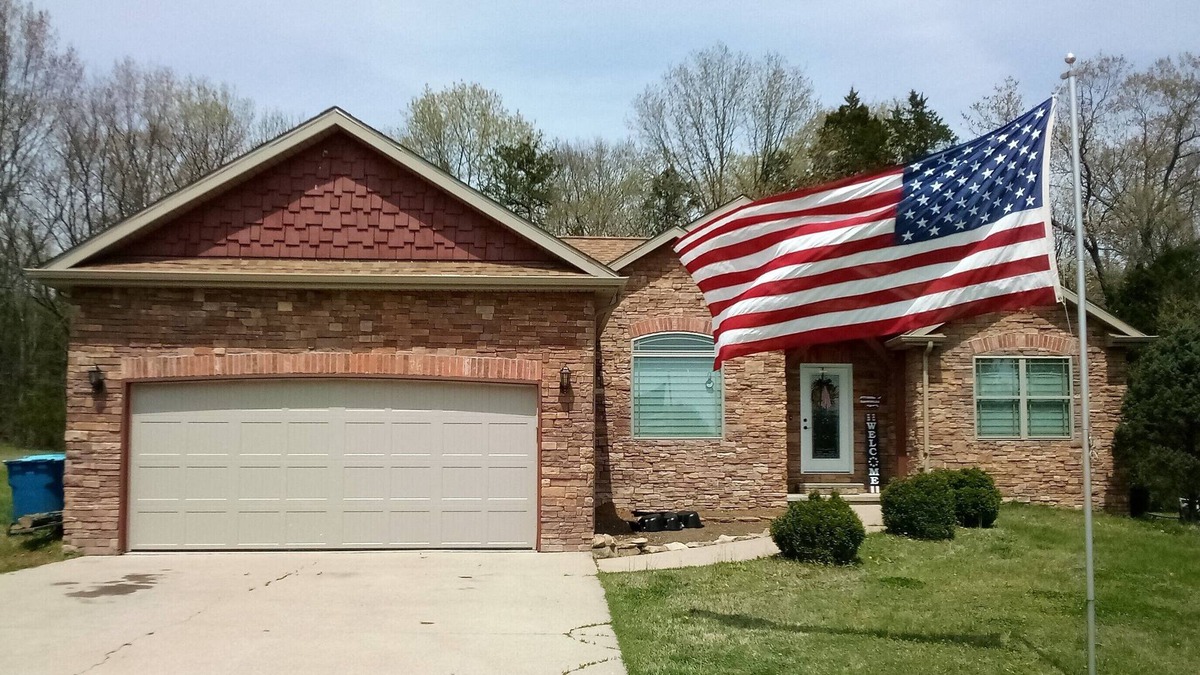 Rockaway Beach House | Near Branson, but without the traffic jams and noise, new and ready for you!
