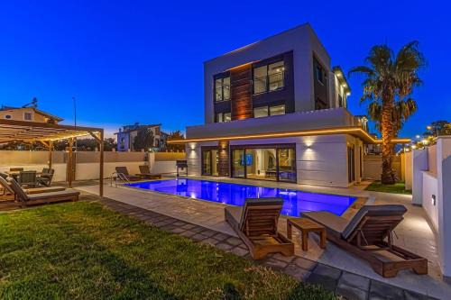 Kadriye Villa | NEAR BY THE LAND OF LEGENDs , 40 M2 PRİVATE POOL VİLLA BATİATUS