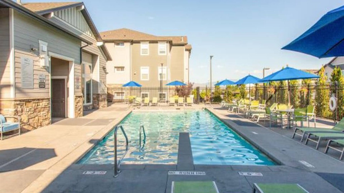 Suncrest Apartment | Near BYU and UVU, Comfy Bed, Hot Tub, Gym, Wi-Fi