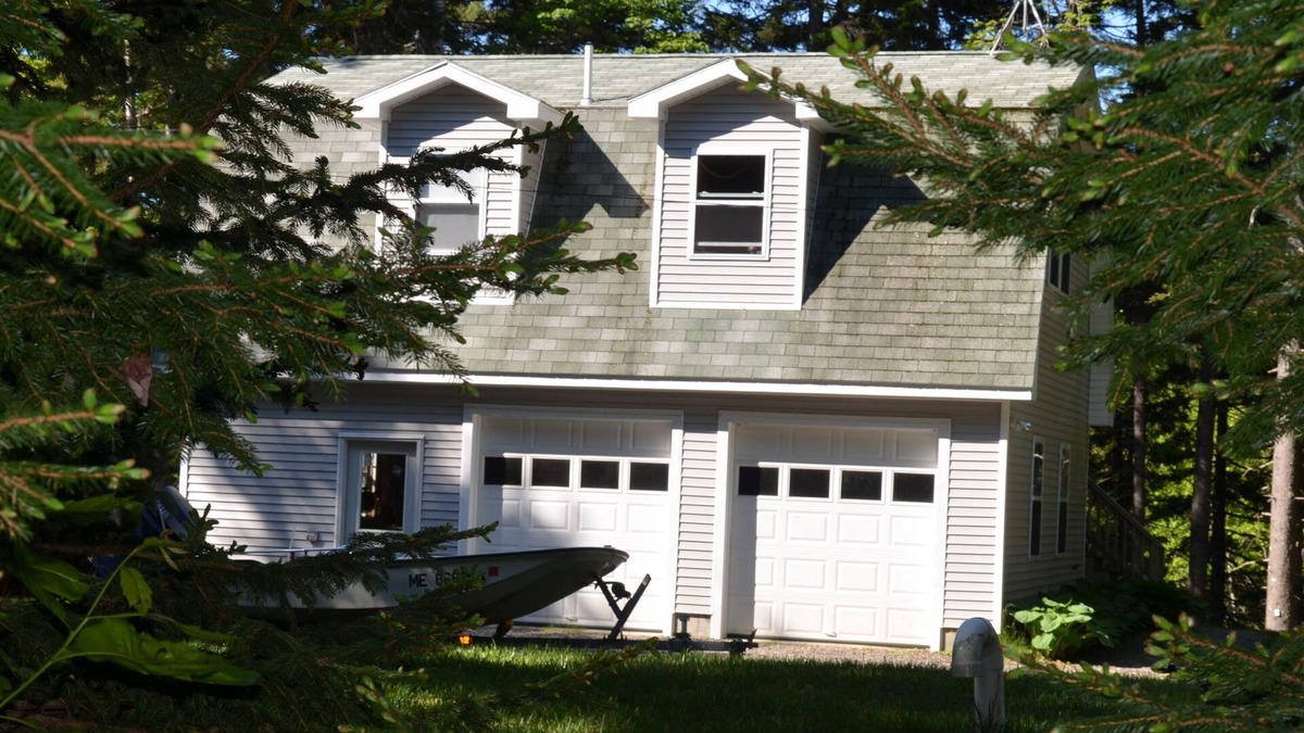 Northport Apartment | Near Camden, serene setting in the Maine woods, excellent reviews.800.00Week
