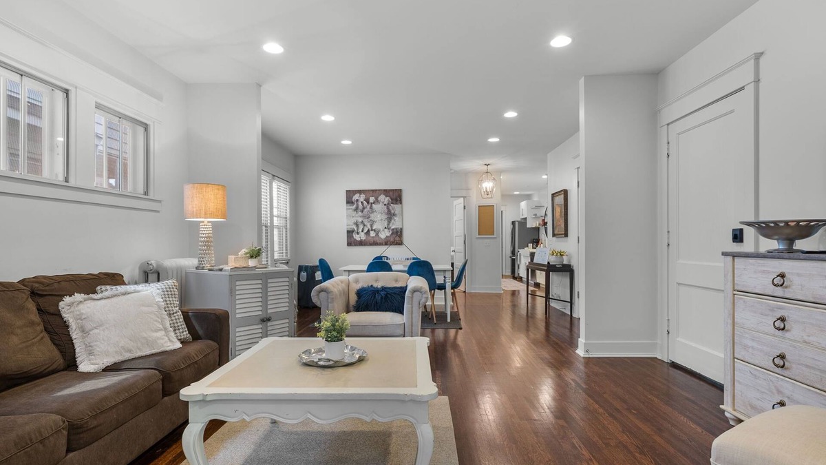 Union Park Apartment | Near campus, Xcel Center, Allianz Field, hospitals, king bed & free parking! 2
