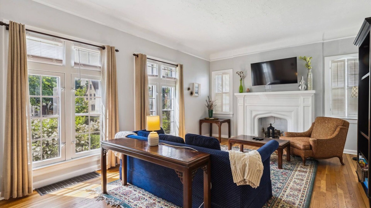 Cleveland Apartment | Near CLE Clinic - Long term stays accepted