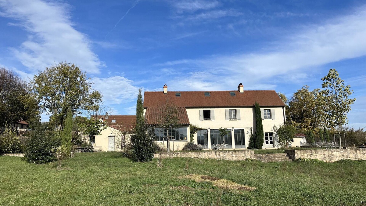 Chapaize House | Near Cluny - Spacious, bright country house in Chapaize (Cormatin)