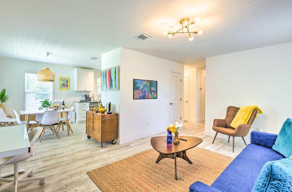 Alta Vista House | Near Downtown and Ocean Sarasota Getaway