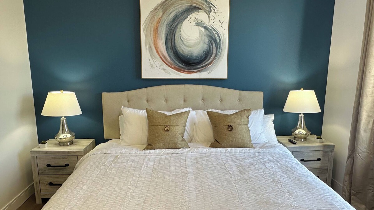 Madison Apartment | Near Downtown | Kid & Pet Friendly | Garage | W/D