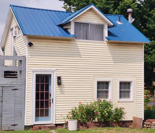 Athens Villa | Near East Side Cozy Carriage House