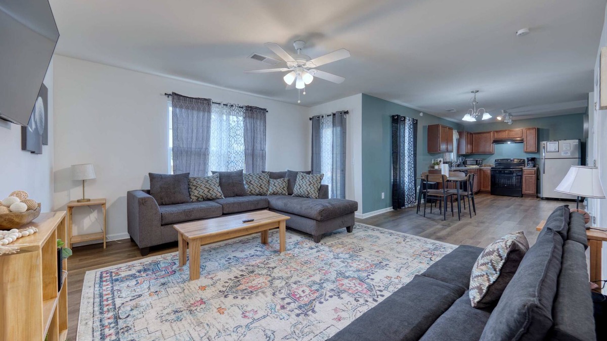 Columbus House | Near Ft. Moore & Downtown - The Moore House 2