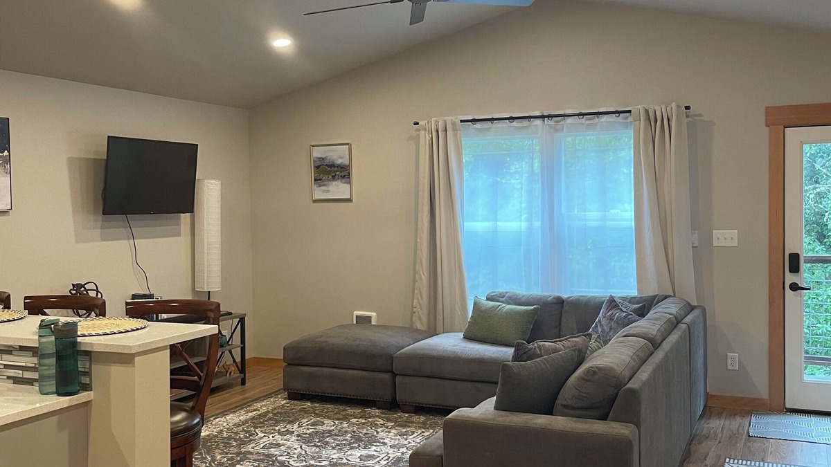 Geneva Apartment | Near Galbraith Mt. and Whatcom Falls. New apartment ready to be enjoyed.