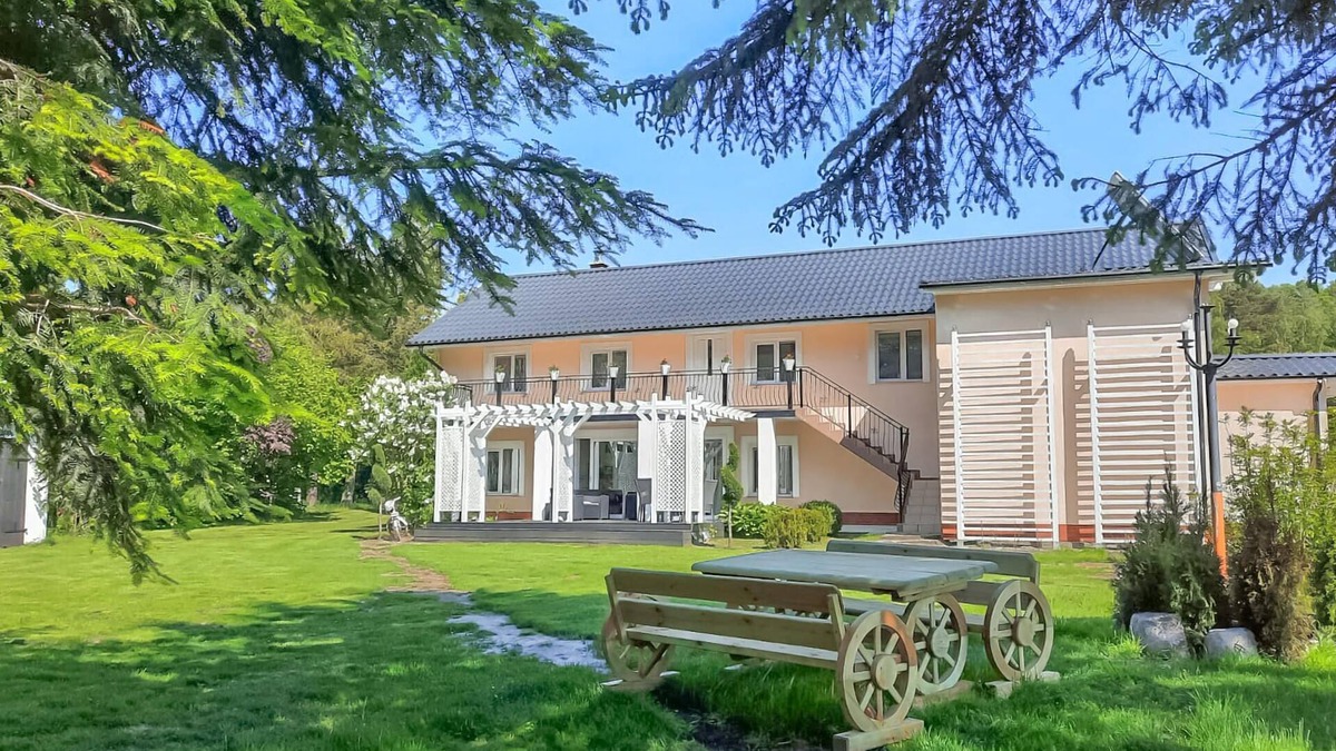 Objazda Apartment | Near Gardno Lake welcomes you this modern and comfortable vacation apartment.