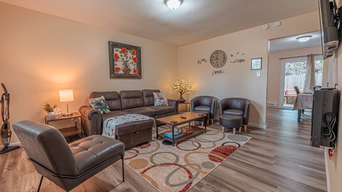 Saylorsburg House | Near Hiking & Water Parks!*Dogs OK*Wi-Fi*Fireplace