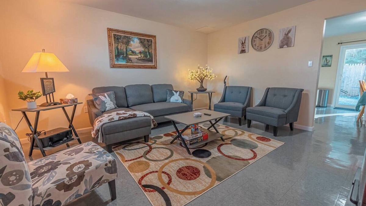 Saylorsburg House | Near Hiking & Water Parks!*Wi-Fi*Fireplace*Patio*