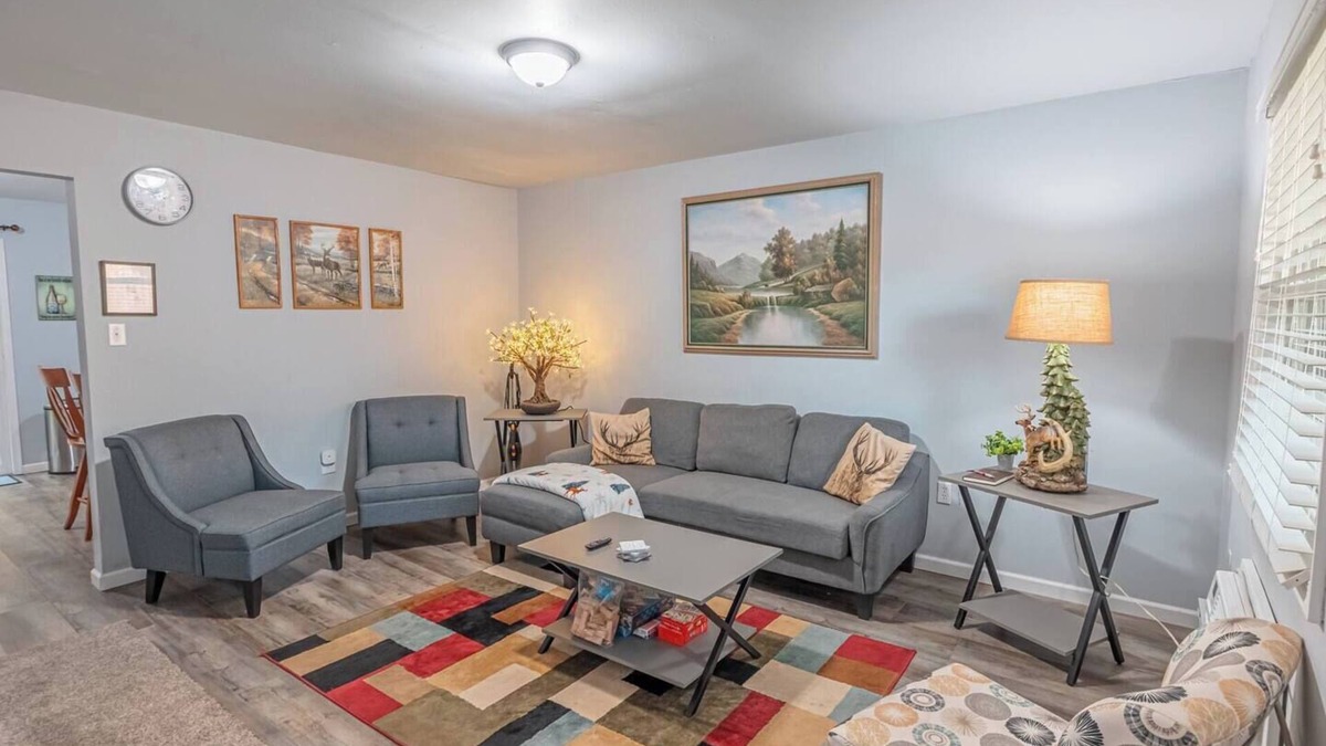 Saylorsburg House | Near Hiking & Water Parks!*Wi-Fi*Fireplace*Patio*