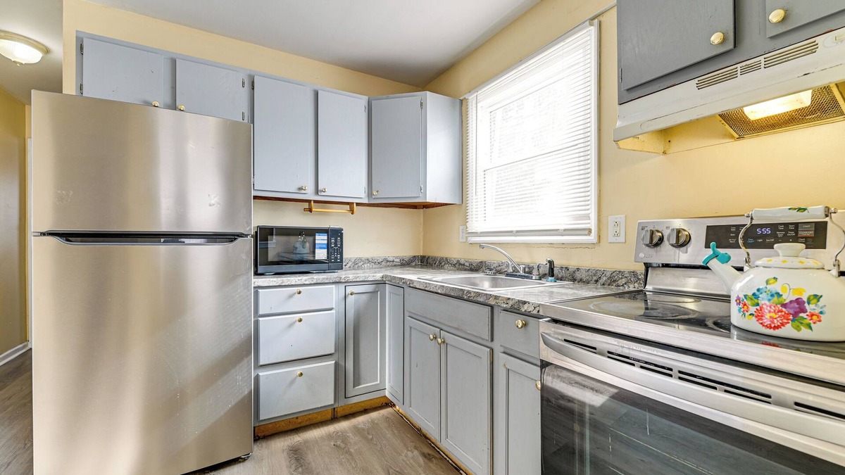 Albany House | Near Hospitals: Home w/Yard in Albany!