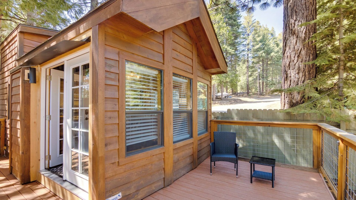 Lake Almanor Peninsula Cabin | Near Lake Almanor & Golf: Cozy Cabin!