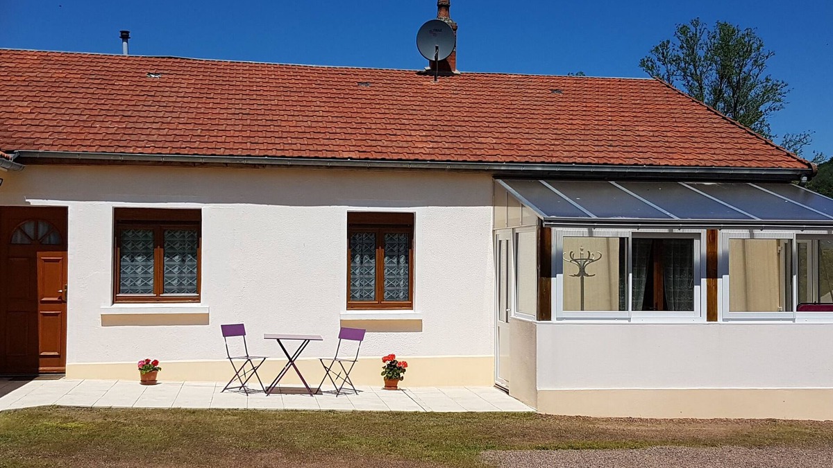 Moux-en-Morvan House | Near Lake Settons Park Morvan. Baby equipment