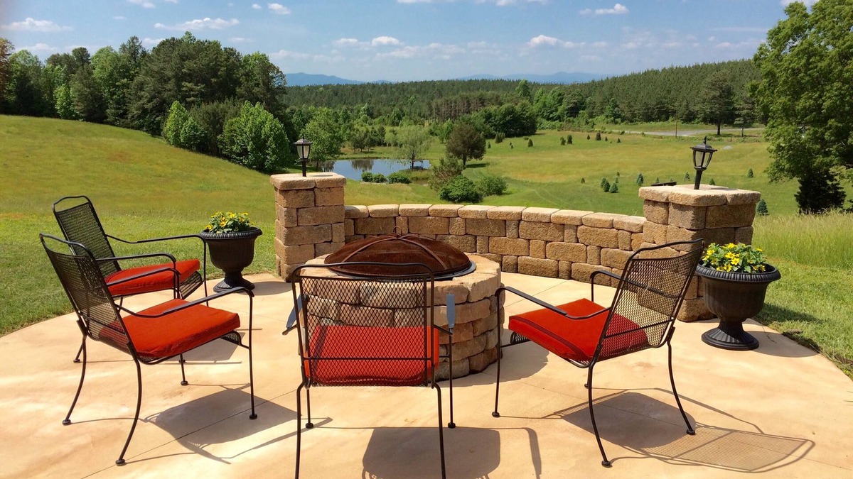 Concord House | Near Liberty University, Lynchburg, Blue Ridge Mountains, Central Virginia