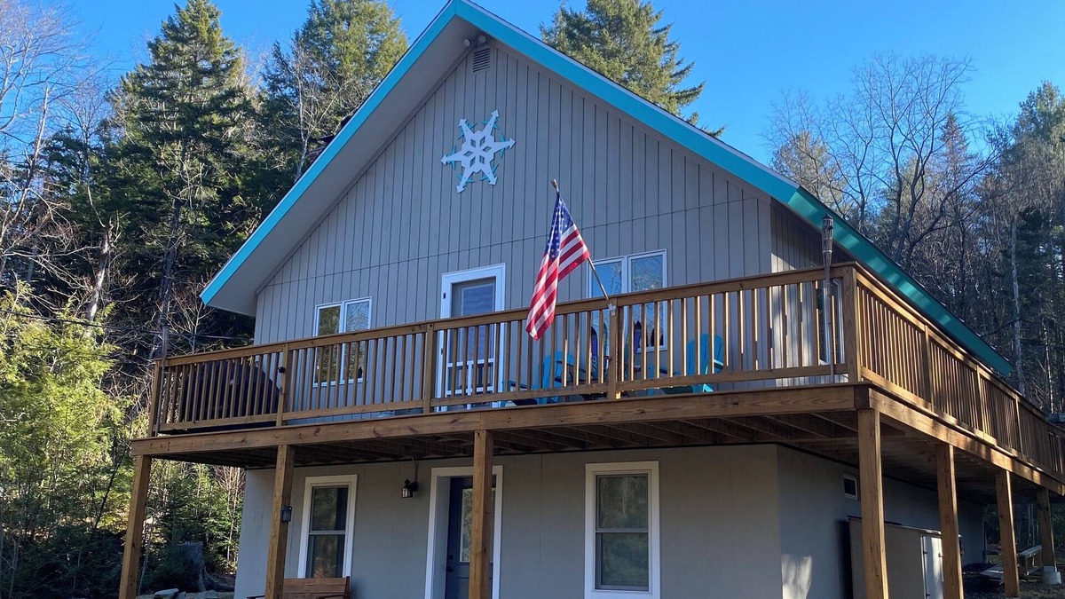West Townshend Ski Chalet | Near Magic Mtn &Stratton Mtn ski resorts, outdoor is fun and great leaf peeping.
