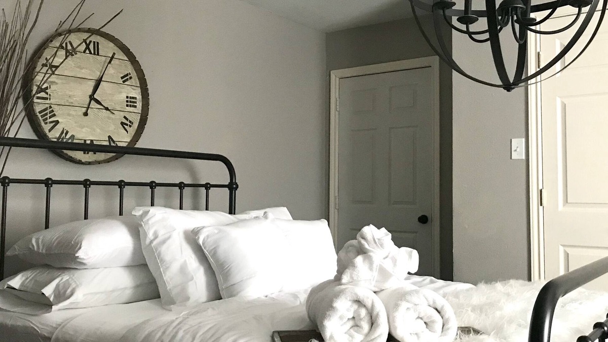 Waco House | Near Magnolia and Table/ Fire Pit/ Gazebo/Coffee bar/Grill