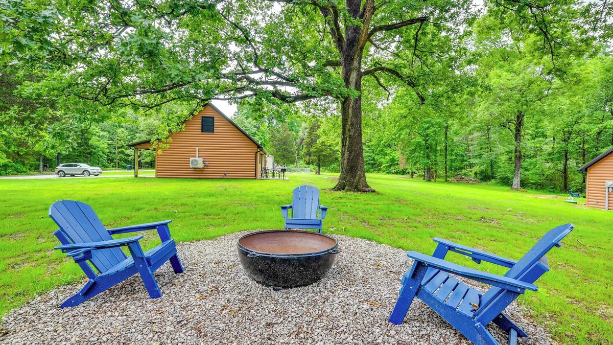 Cave City Cabin | Near Mammoth Cave: Family-Friendly Cabin w/Patio!