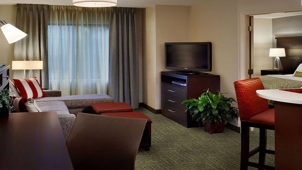 Lanham Apartment | Near Metro & Amtrak Station | Free Breakfast Buffet Access!