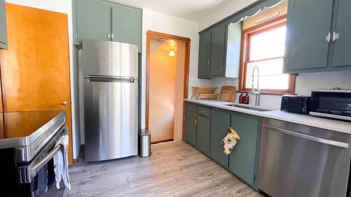 Garfield Heights House | Near National Park Home Away from Home