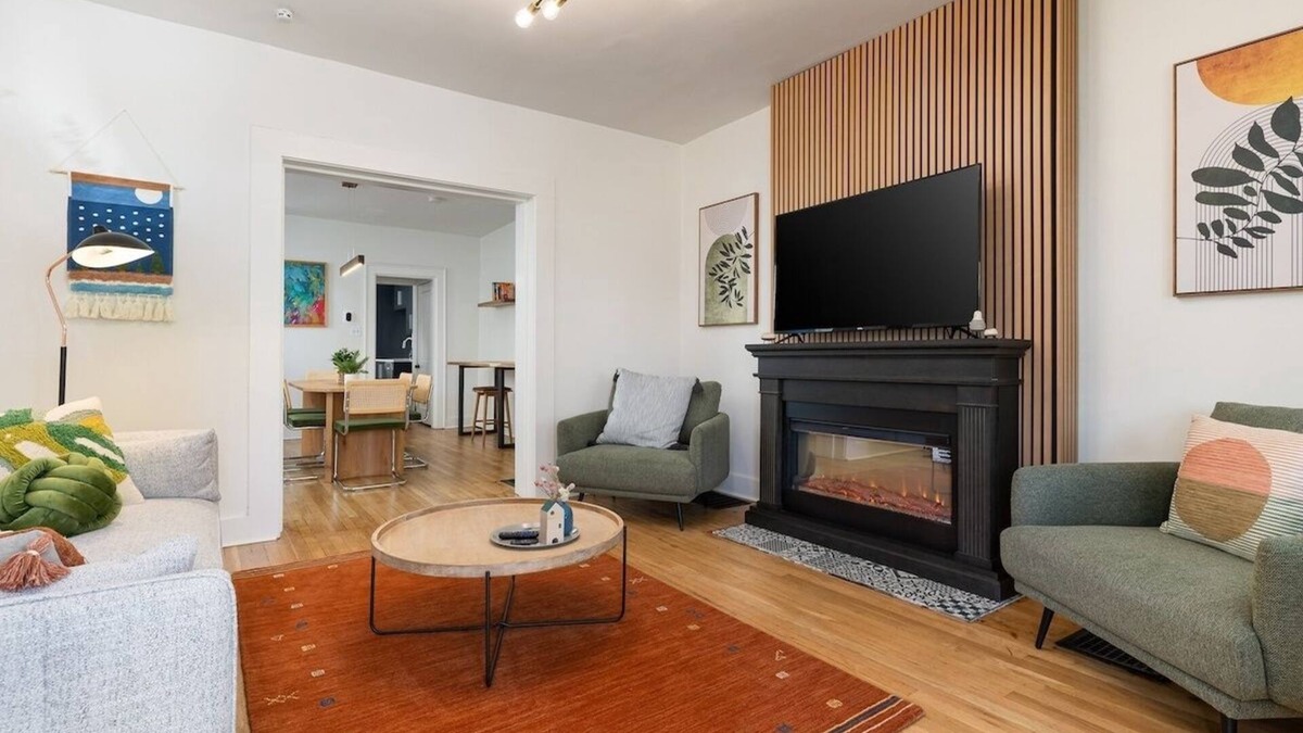 University District House | Near OSU-Short North-DT| 20 Guests | Stylish Home