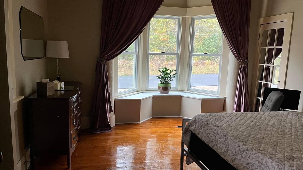 Wilmot House | Near Ragged Mountain and Sunapee! Wilmot House @ Kimpton Brook