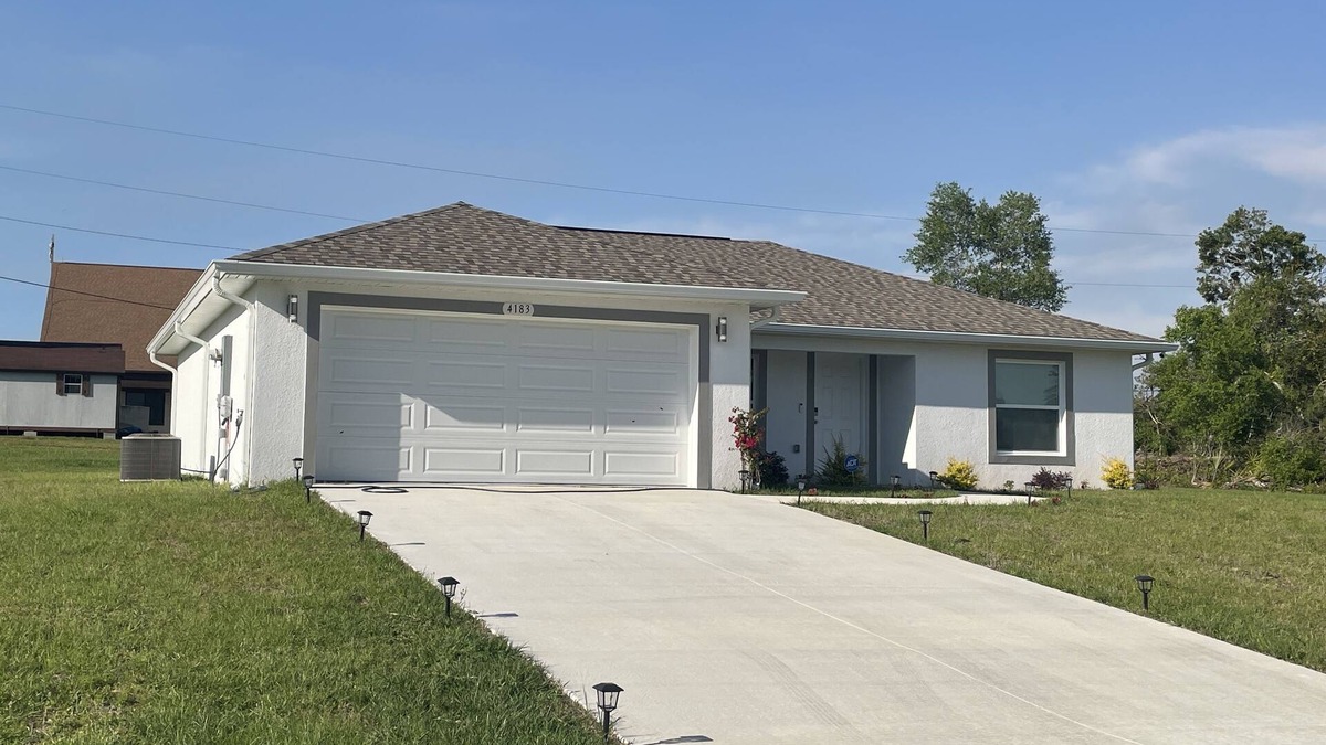 Ocala House | Near Rainbow Springs, Silver Springs, and World Equestrian Center. Pet Friendly