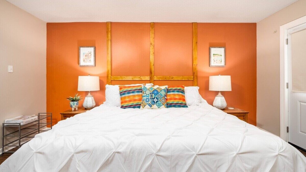 Pineville Apartment | Near Rapides Med 🏥 |King Bed 🛏| 55" TVs🖥