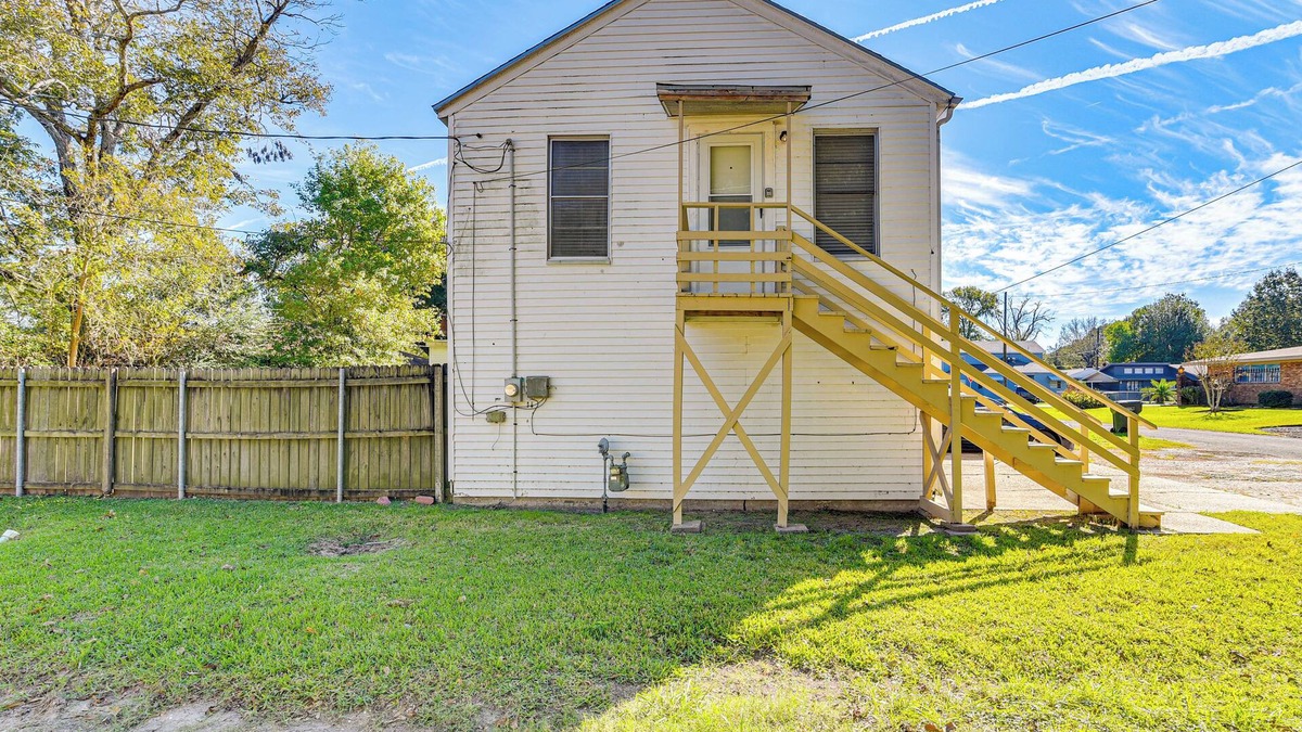 Lakeview Jefferson County Apartment | Near Sabine Lake: Pet-Friendly Apt in Port Arthur