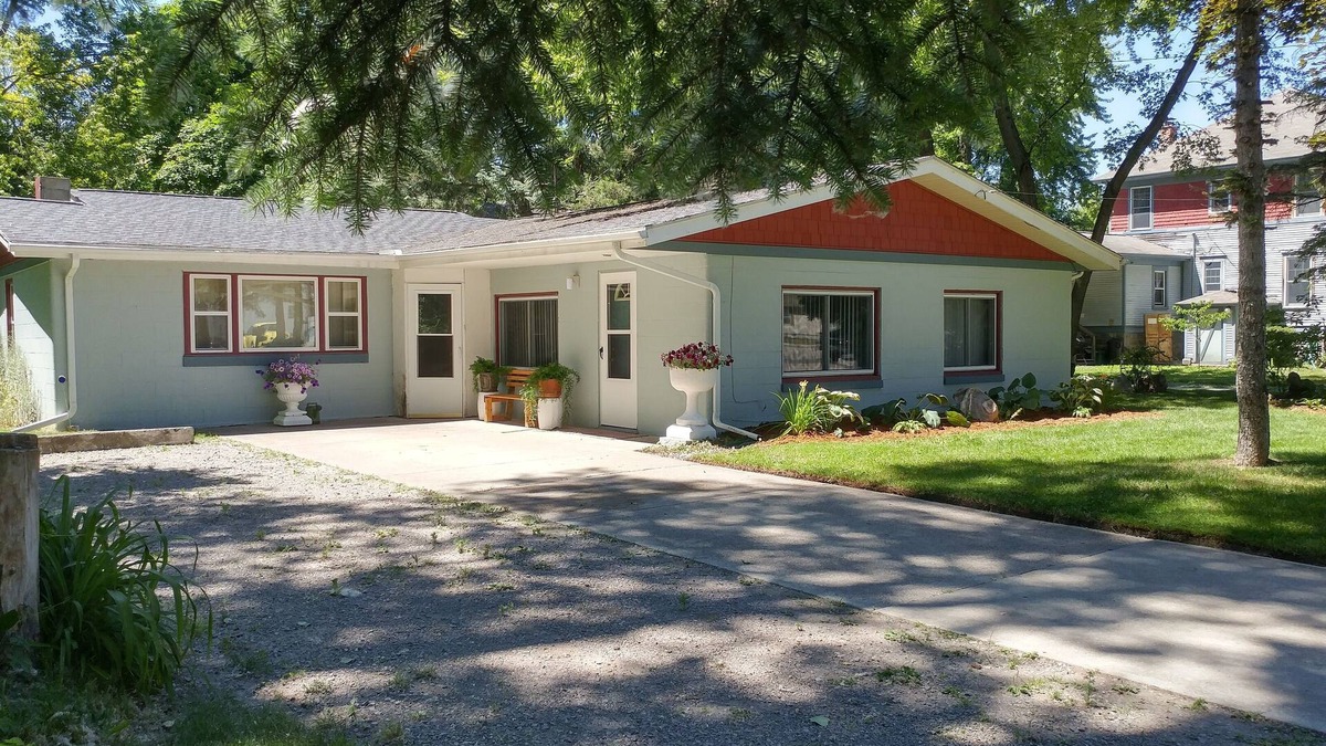 Bay City Cottage | Near Saginaw Bay and Saginaw River