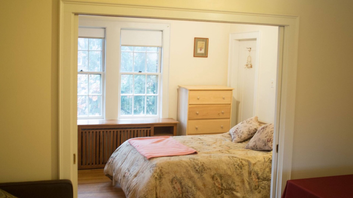 West Cambridge Apartment | Near scenic Fresh Pond, Charles river, shops, Harvard Sq access , Free parking