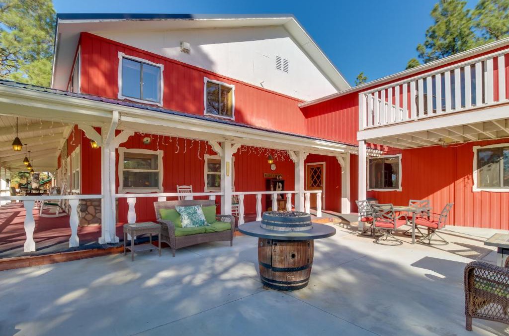 Heber House | Near Sitgreaves Natl Park High Country Farmhouse
