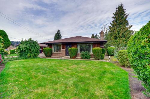 Carnation House | Near Snoqualmie River Pet-Friendly Gem, Fire Pit