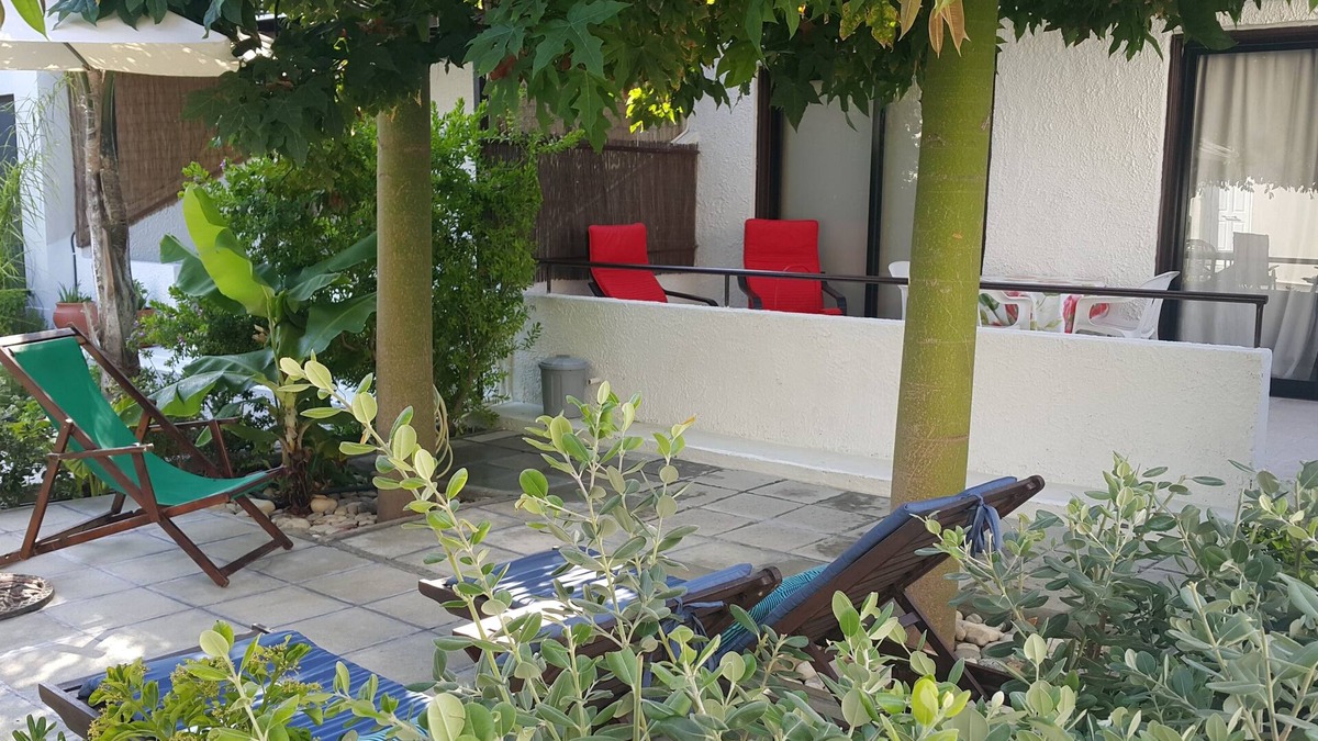 Pervolia Apartment | Near the beach Apartment with garden