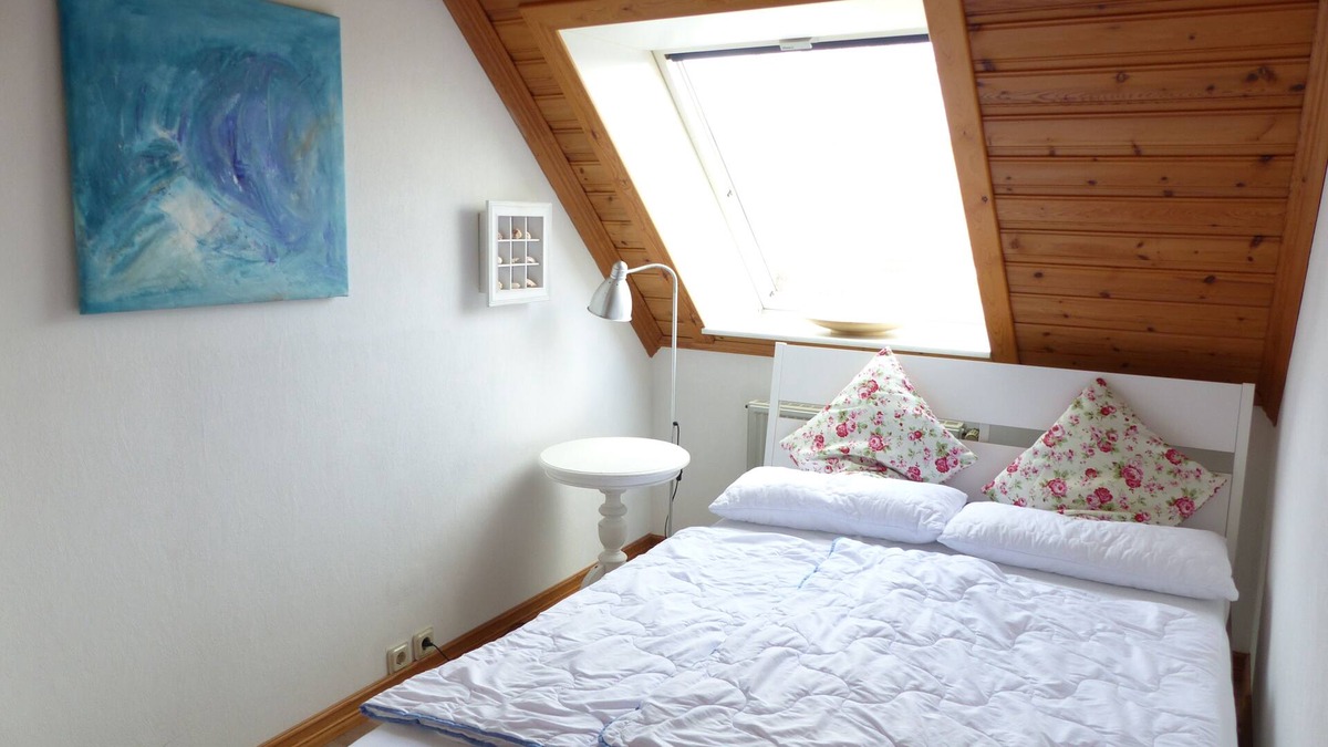 Friedrichskoog-Spitze Apartment | NEAR THE BEACH*RUILIGENT TOP LOCATION*Up to 4 people*LARGE BALCONY* PARKING SPACE AT THE HOUSE*