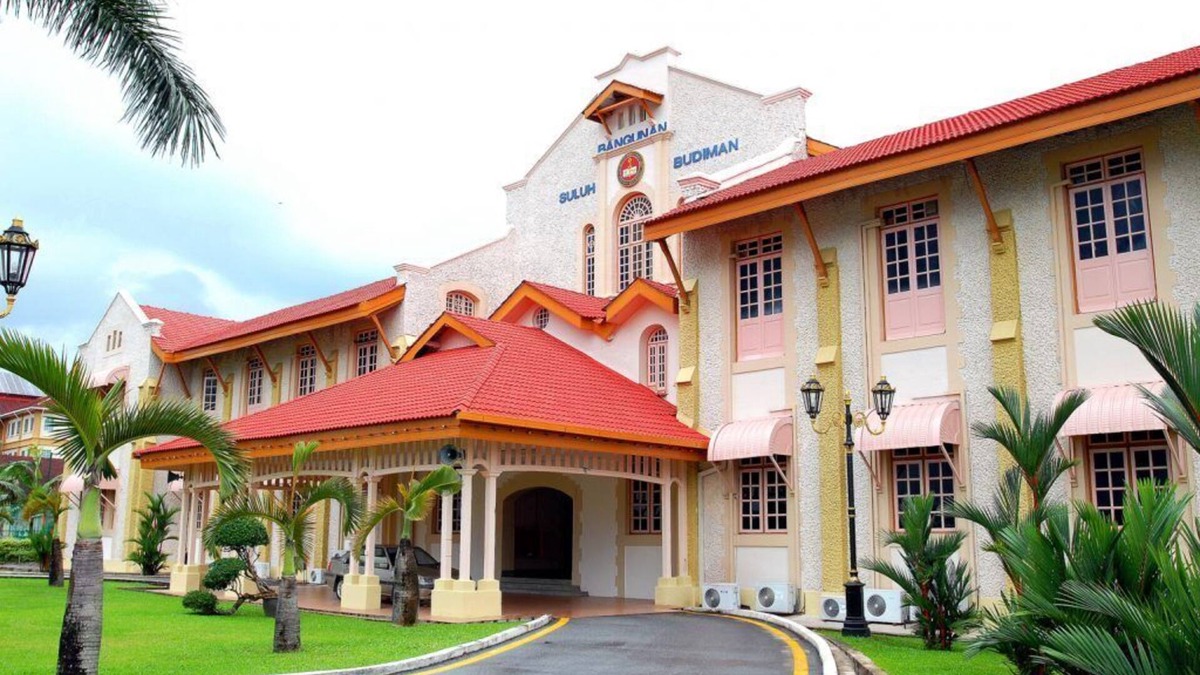 Tanjung Malim House | Near to Upsi, Proton City, Politeknik Sultan Azlan Shah, Mc Donald
